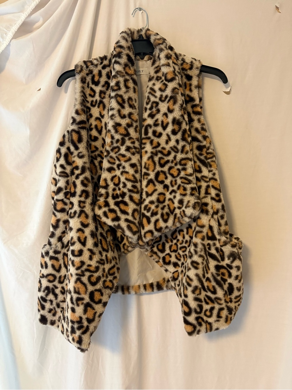 Jolt Leopard Print Faux-Fur Vest in Beige and Brown